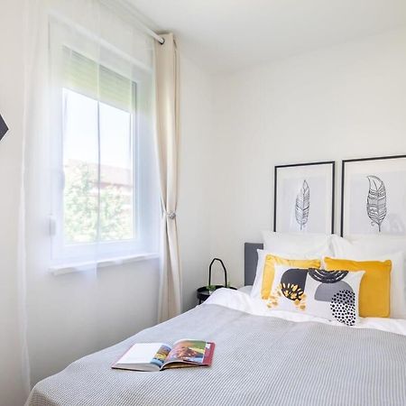 Sunny Balcony - Cute And Cozy Apartment บูดาเปสต์ ภายนอก รูปภาพ