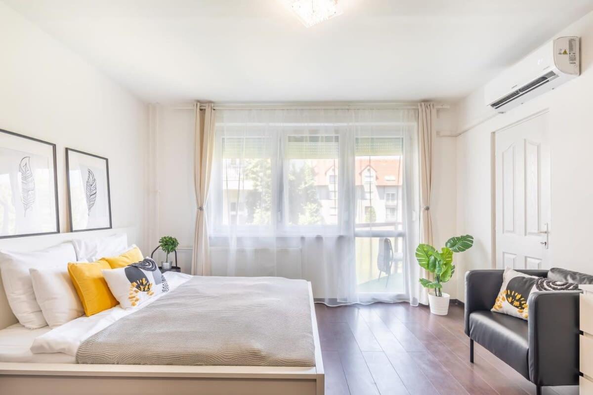 Sunny Balcony - Cute And Cozy Apartment บูดาเปสต์ ภายนอก รูปภาพ