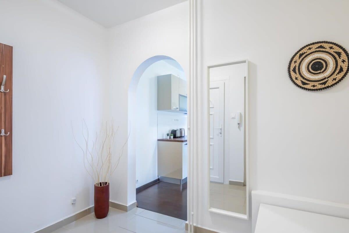 Sunny Balcony - Cute And Cozy Apartment บูดาเปสต์ ภายนอก รูปภาพ