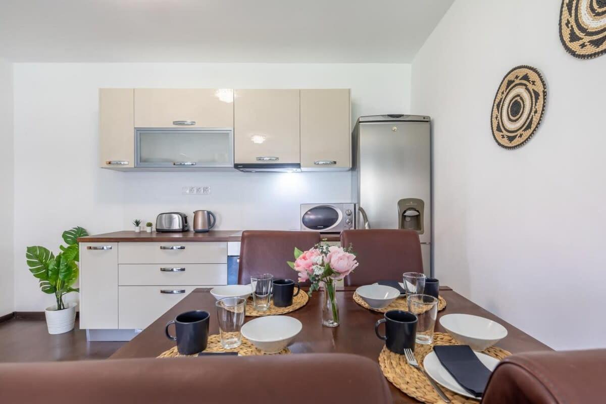 Sunny Balcony - Cute And Cozy Apartment บูดาเปสต์ ภายนอก รูปภาพ