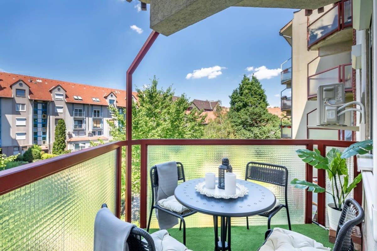 Sunny Balcony - Cute And Cozy Apartment บูดาเปสต์ ภายนอก รูปภาพ