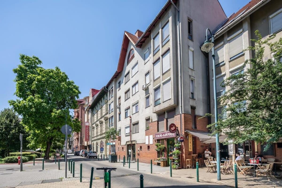 Sunny Balcony - Cute And Cozy Apartment บูดาเปสต์ ภายนอก รูปภาพ